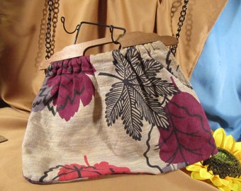 Vintage 40s Barkcloth Knitting Bag Wood Handle Purse tote Bag, Lunch Bag, Carry on Bag, Small Luggage, Leather Hand-Bag