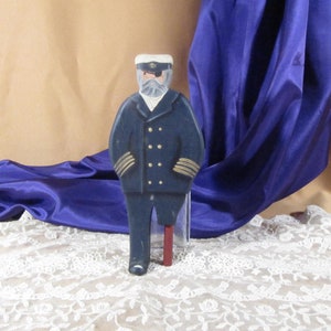 Old Sea Captain Figurine, Antique Nautical Wood Sculpture, Vintage Peg leg Sea Captain Statuette, Retro Wood Carved Figure, Nautical Home De