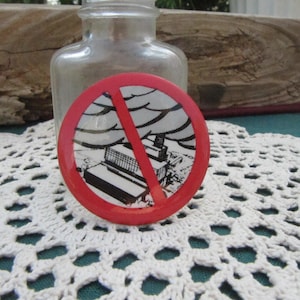 STOP AIR POLLUTION Pin Badge Memorabilia Pin Badge pin back memorabilia Souvenir Pin, Save the Planet Badge, Stop polluting the earth stop