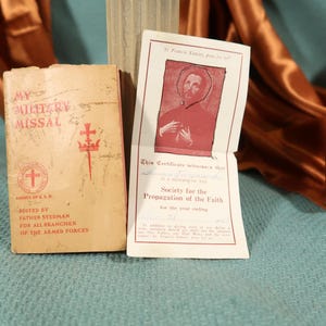 1942 MILITARY MISSAL of the USO Daily Missal Missal for Daily Mass, Miniature missal for Armed Forces, Daily Missal printed in America 1961.