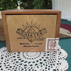 CALEYES CIGAR Box, Vintage Cigar Box with sliding lid, Dominican Republic mint condition vintage storage cigar box from cigars, 25 cigar vin