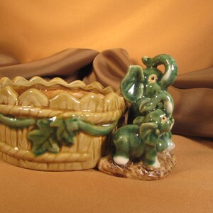 ANTIQUE ELEPHANT PLANTER, Vintage Ceramic Elephant,Large Pottery Elephant Figurine with compartment for storage,pottery dish with elephants