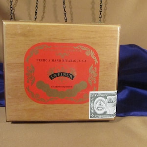 Vintage Cigar Box, Antique La Finca Box, Wood Cigar Box, Vintage Tobacciana, Wooden Cigar Box, Tobacco Box, Man Cave Decor, Collectible Box