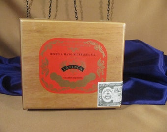 Vintage Cigar Box, Antique La Finca Box, Wood Cigar Box, Vintage Tobacciana, Wooden Cigar Box, Tobacco Box, Man Cave Decor, Collectible Box