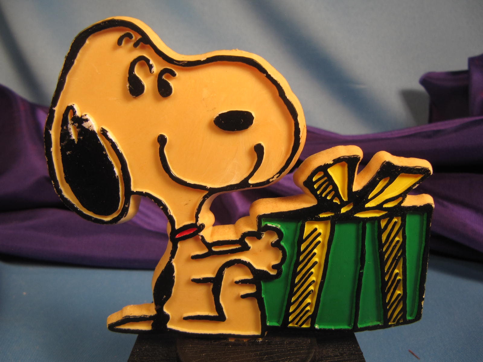SNOOPY TROPHY VINTAGE, Peanuts Gang Handcrafted by Aviva in Hong