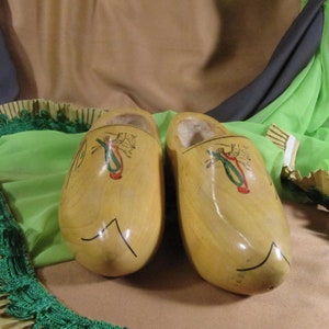VINTAGE KLOMPEN CLOGS, vintage wooden shoes, dutch klompen wood clogs w/ hand carved chip carving, Wooden Hand carved shoes of wood,