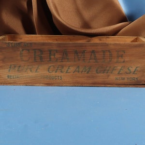 ANTIQUE WOOD BOX,Creamade Brand Cream Cheese Crate,Dairy Industry Historical Memorbila Antique Wood Box for Cream Cheese,Reliance Milk Produ