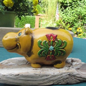 SMALL PIG of POTTERY, miniature pig made in Japan,miniature collectible pig,miniature collectible farm animal candle holder,Tiny Pig,pig of