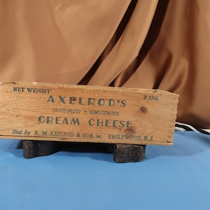 ANTIQUE WOOD BOX,Axelrods Brand Cream Cheese Crate,Antique Wood Box for Cream Cheese,Axelrods Englewood New jersey Axelrod Antique
