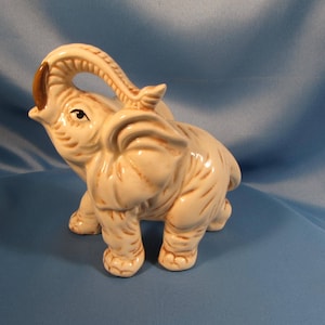 UCGS éléphant de céramique, Mini éléphant avec tronc en relief brillant manteau éléphant, en céramique de 5 pouces à la main éléphant peint à taiwan, coffre surélevé