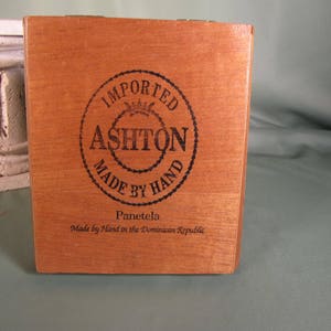ASHTON CIGAR Box, Vintage Cigar Box with brass like hinges, mint condition vintage storage box from cigars, 25 cigar vintage empty box