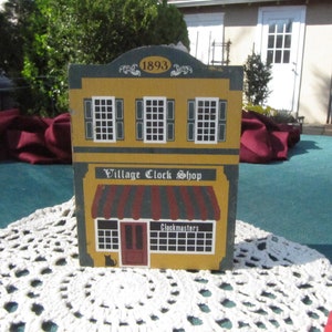 VILLAGE CLOCK SHOP Cats Meow Collection 1986,Small Plaque of Wood, 1986,Vintage Folk Art Small Wood Plaque statuE of Main street America Mar