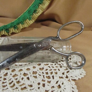 Vintage Scissors, Richards Scissors, Antique Scissors, Metal Sewing Scissors, Large Retro Scissors, Vintage Shears,Primitive Farmhouse Decor
