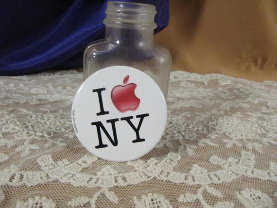 I LOVE NEW YORK Vintage Pin Back Pin Badge memora… - image 10