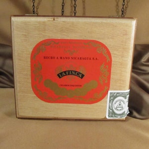 La Finca  NICARAGUA CIGAR Box, 2000 Vintage Cigar Box with brass like latch, mint condition vintage storage box from cigars,South America