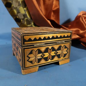INLAY BAMBOO BOX, Mosaic Inlay, wood small box,Bamboo Antique Wood Box, Bamboo Textured Dark Wood with Middle Eastern Design Small Box