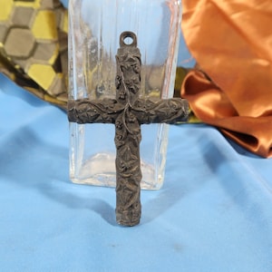 IRISH BOG CROSS, Faux Wood Irish mourning cross with leaf and Ivy Design, 4 inch Irish bog Flower and Ivy Design, Victorian design Faux