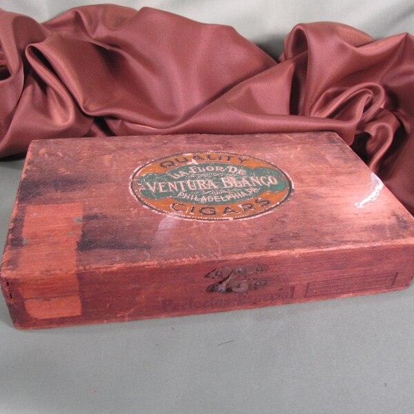 ANTIQUE CIGAR BOX,La Flor De Ventura Blanco Philadelphia Pennsylvania wooden cigar box cigar case,Case, Pre 1950 Cigar wood box with latch