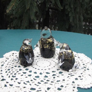 EAMONN VEREKER GLASS Fairy Penguin set,Vintage,set of 3 miniature Penguins Australia Vereker glass studio black gold fleck penguins Vintage