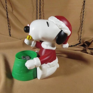 Snoopy With Woodstock,Vintage Christmas Snoopy Toy,Snoopy Sitting blowing bubbles,Christmas Snopy Figurine,Snoopy Plays,Christmas Decoration