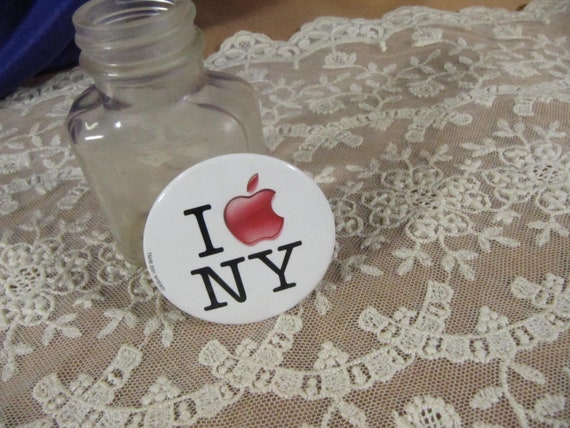 I LOVE NEW YORK Vintage Pin Back Pin Badge memora… - image 9