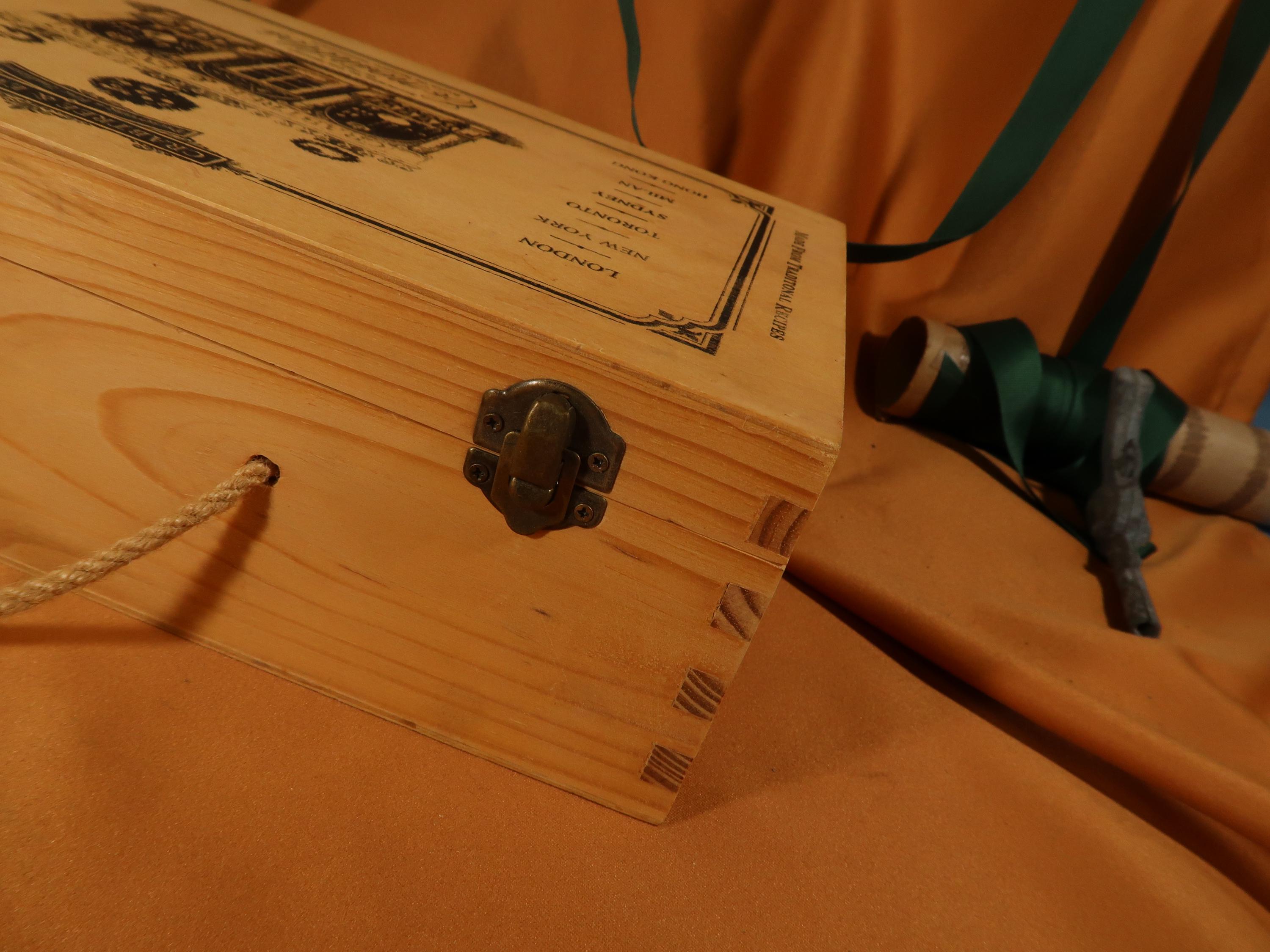 Crabtree & Evelyn セット売り【 計12本 】 A VINTAGE CRABTREE and EVELYN Wood Box for Bath Products,empty