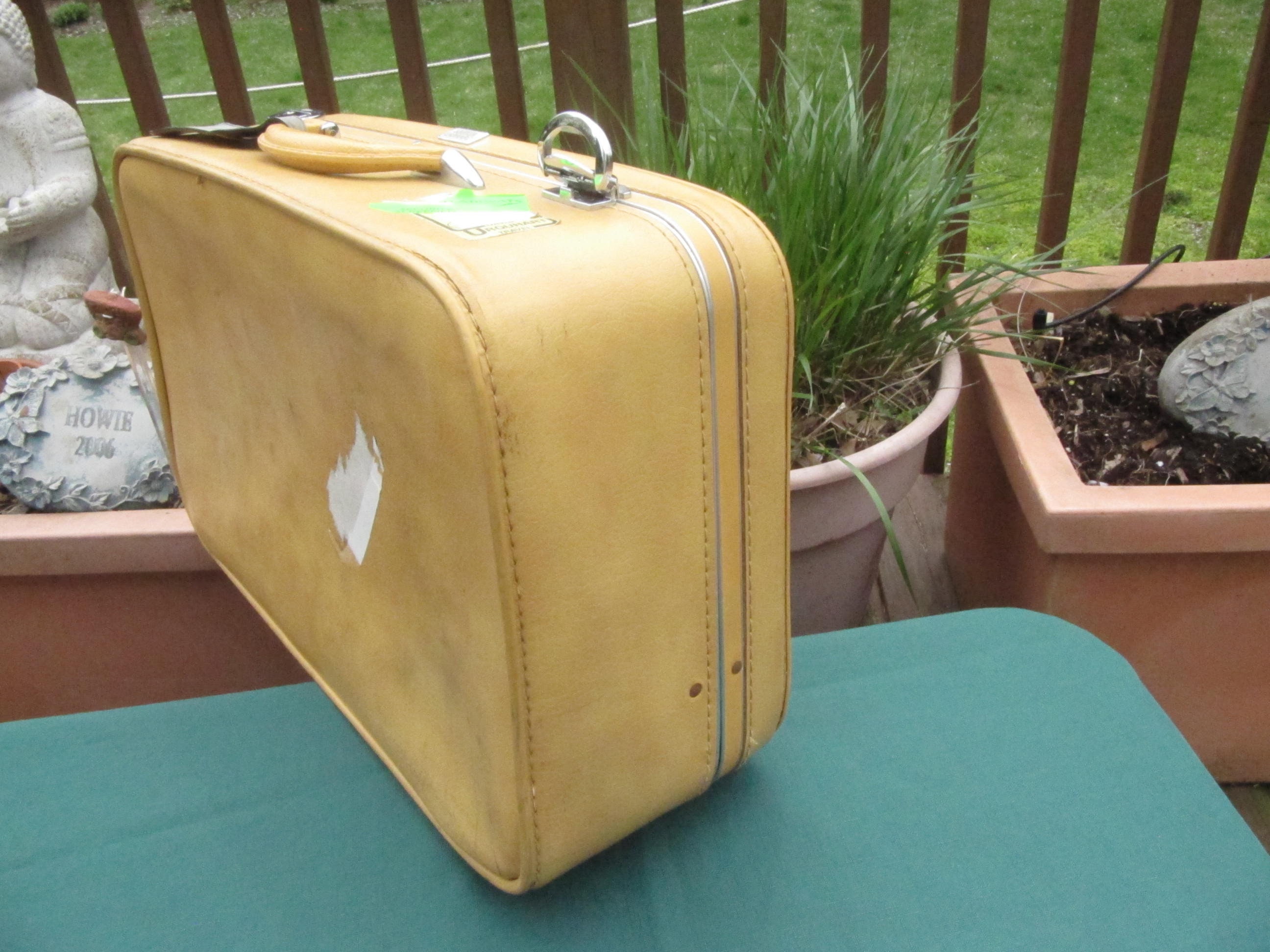 70's Retro Suitcase Amelia Earhart 