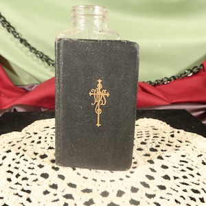 1943 CATHOLIC POCKET Manual, Antique Christian Small Prayer Book,Antique Book,Small Christian Prayer Book, 1943 TO 1957, catholic exercise