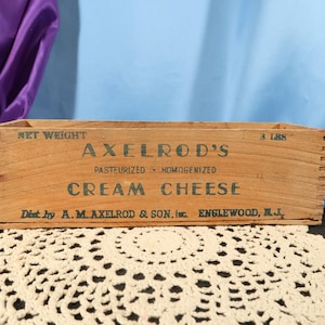 ANTIQUE WOOD BOX,Axelrods Brand Cream Cheese Crate,Antique Wood Box for Cream Cheese,Axelrods Englewood New jersey Axelrod Antique