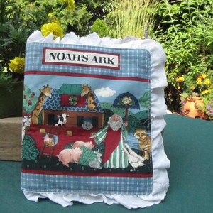 NOAHS ARK CHILDRENS Pillow Book, book for children of Noahs Ark,10 page picture book with captions for children, soft small pillow childs
