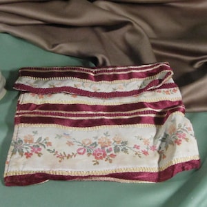 ÉTUI À BIJOUX pour voyager, fait main en tissu satiné, pochette avec bouton-pression, étui satiné polyvalent, étui pour bijoux, étui de voyage,