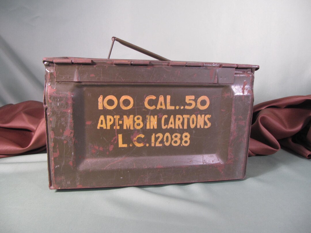 ANTIQUE AMMUNITION BOX, World War 2 Ammunition Box,cal 30 M1