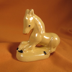 PONEY brésilien de IRIDESCENT poney collectible Miniature 1950 en céramique, faite au Brésil de poterie, Statue de poney, poney brésilien 3 pouces de hauteur