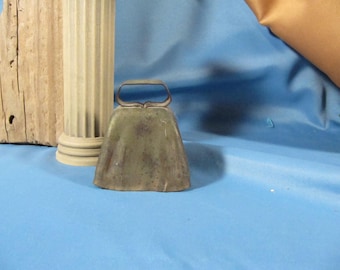 ANTIQUE COW BELL, Copper Antique Cow Bell, large size, All Copper Antique Farm animal cow bell, 3 inch pure copper cow bell working clapper