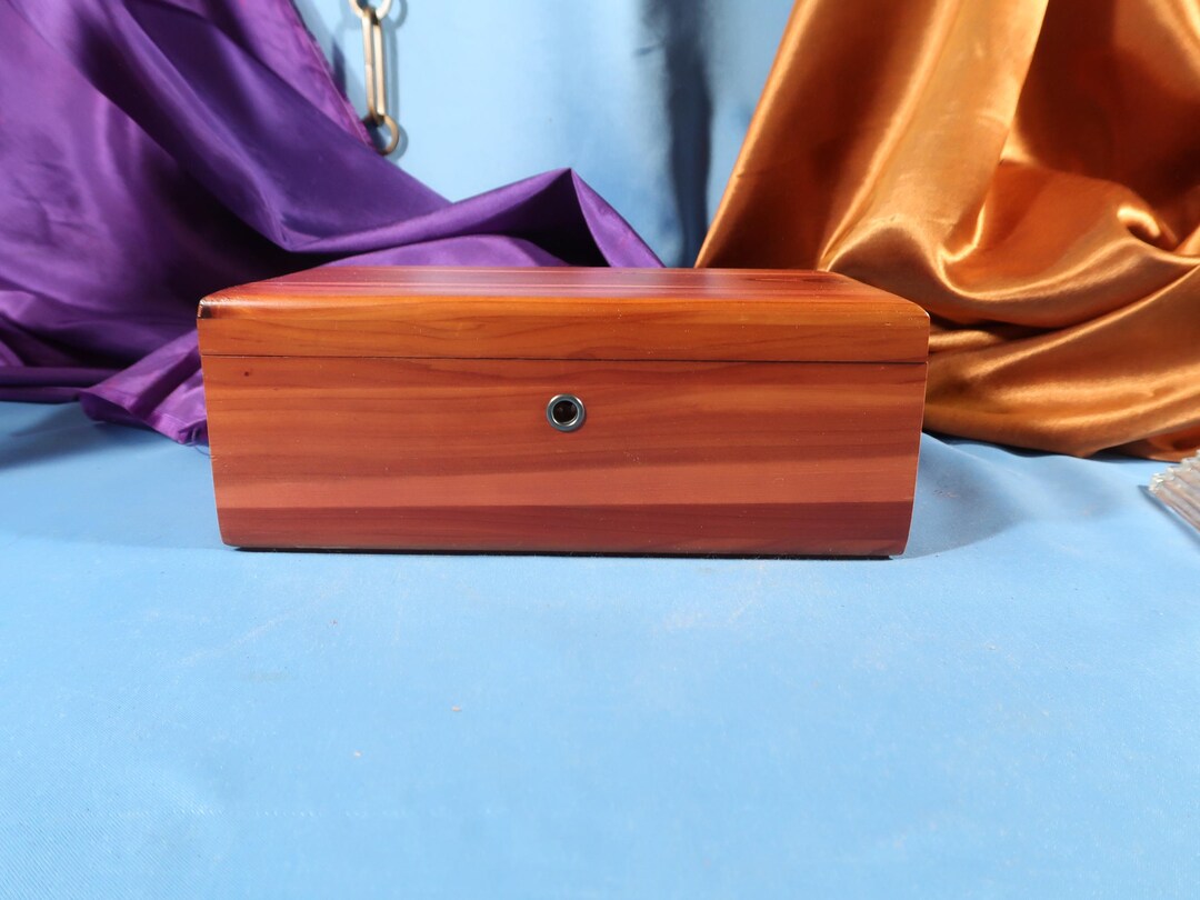 LANE CEDAR BOX, 9 Inch Wide Cedar Box by Lane Cedar Chests Lane ...
