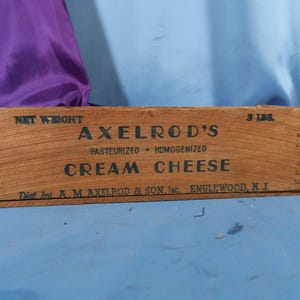 ANTIQUE WOOD BOX,Axelrods Brand Cream Cheese Crate,Antique Wood Box for Cream Cheese,Axelrods Englewood New jersey Axelrod Antique