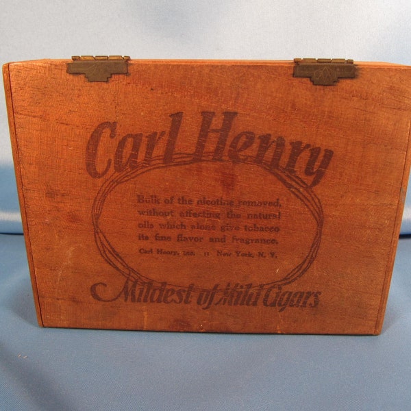 ANTIQUE CARL HENRY Cigar Box,American made antique cigar box from New York, Sturdy antique wood cigar box from Carl Henry Inc New York