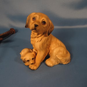 LABRADOR RETRIEVER and PUPPY Figurine, Miniature doggie made of ceramics,Golden Retiver dog with one puppy, Mother Labrador retriever & baby