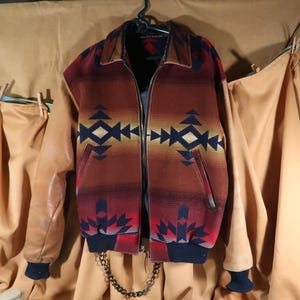 VINTAGE MENS PENDLETON Jacket, size small.