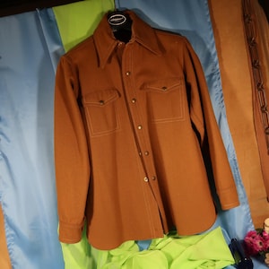WOOLRICH SHIRT JACKET, Mens size Medium 1970 retro Shirt Style wool Jacket with snap closures, pockets, Vintage wool western style shirt