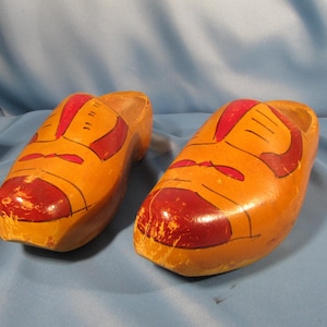 VINTAGE KLOMPEN CLOGS, vintage wooden shoes, dutch klompen wood clogs w/ hand carved chip carving, Wooden Hand carved shoes of wood, Size 19