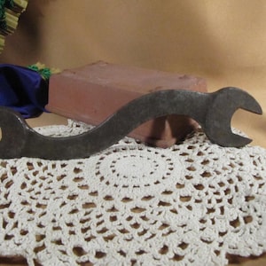 Vintage Wrench, Rusty Wrench, Antique American Wrench, S Shaped Wrench, Made In America, Father&#39;s Day Gift, Retro Mechanics, Old Wrench