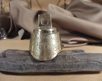 SINO ANTIGO PEQUENO, Sino de latão da Índia, Sino feito de latão, Sino de latão, Sino cerimonial, Sino de latão de saudações de feriado, Sino de latão com ornamento de feriado