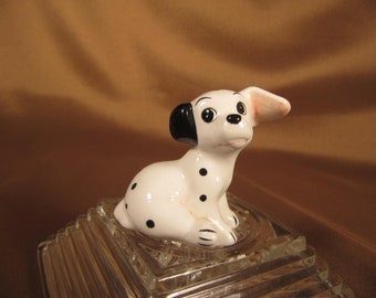AUTHENTIC DISNEY DALMATIAN Figurine, Miniatures, made of ceramics, Hallmarked Disney, two inch disney dalmation, Mint Condition dalmatian