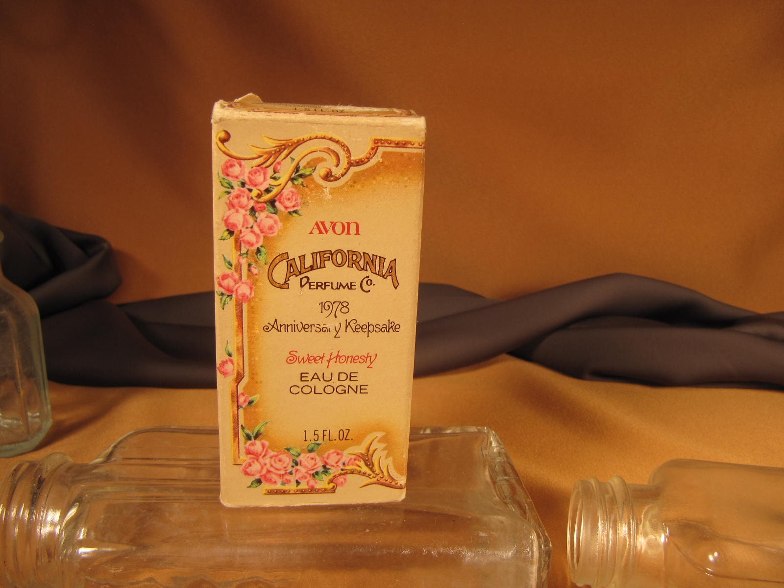 VINTAGE AVON 1978 Sweet Honey Eau De Cologne, Avon California 1978