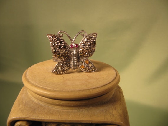 SILVER BUTTERFLY RING,Vintage Stamped ring with g… - image 1