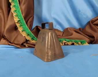 ANTIQUE COW BELL, Copper Antique Cow Bell, large size, All Copper Antique Farm animal cow bell, 3 inch pure copper cow bell working clapper