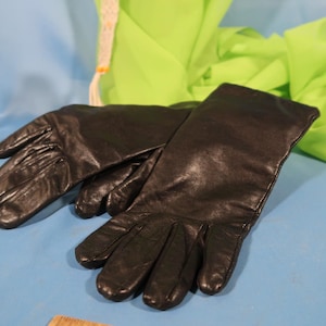 YVES SAINT LAURENT Ladies Leather Gloves, blacksoft leather vintage leather gloves, leather glam gloves, 1970 couture leather gloves