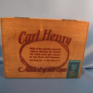 ANTIQUE CARL HENRY Cigar Box,Has tax label, has act of 1926 tax label, 50 cigars antique wood cigar box from Carl Henry Inc New York