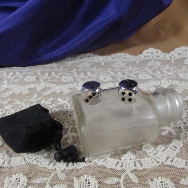 CHROME DICE VINTAGE, Silver like standard dixe, pay dice with heavy metal Dice in felt sack, Vintage metal dice number tiny cubes